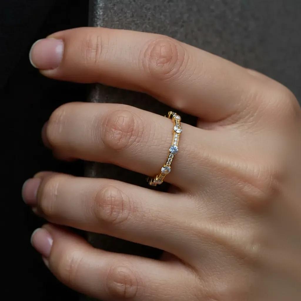 Anello dorato con zirconi - Anello Gold Diamonds