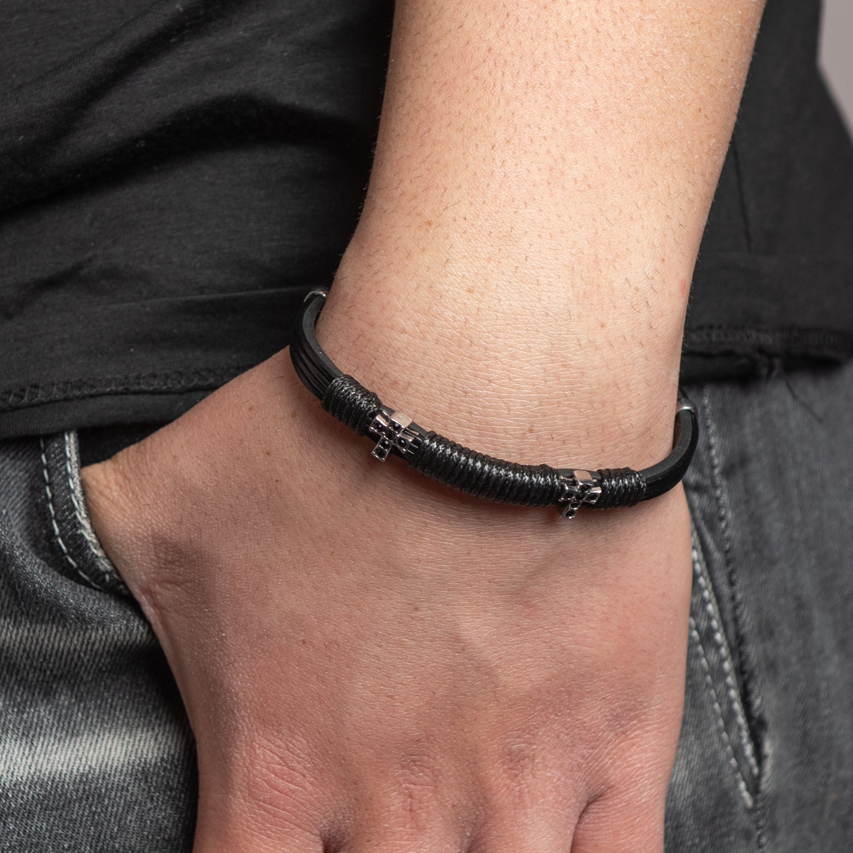 Bracciale con croce in acciaio inossidabile - Bracciale Uomo Sacred Path - FOTO 3